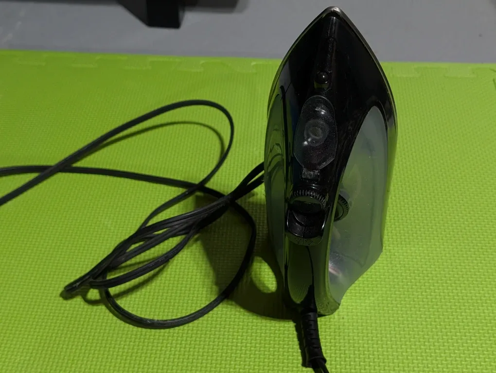 FREE Proctor Silex Iron 5of5 image indicator(2)