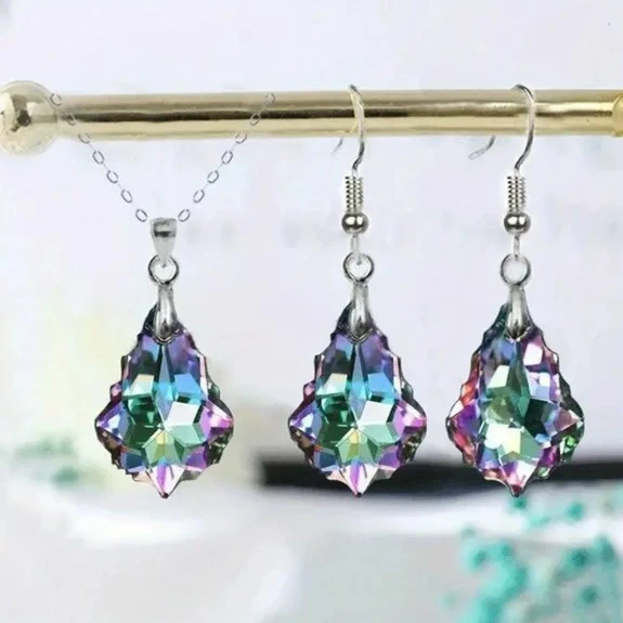 Amazing Necklace and Earrings Set