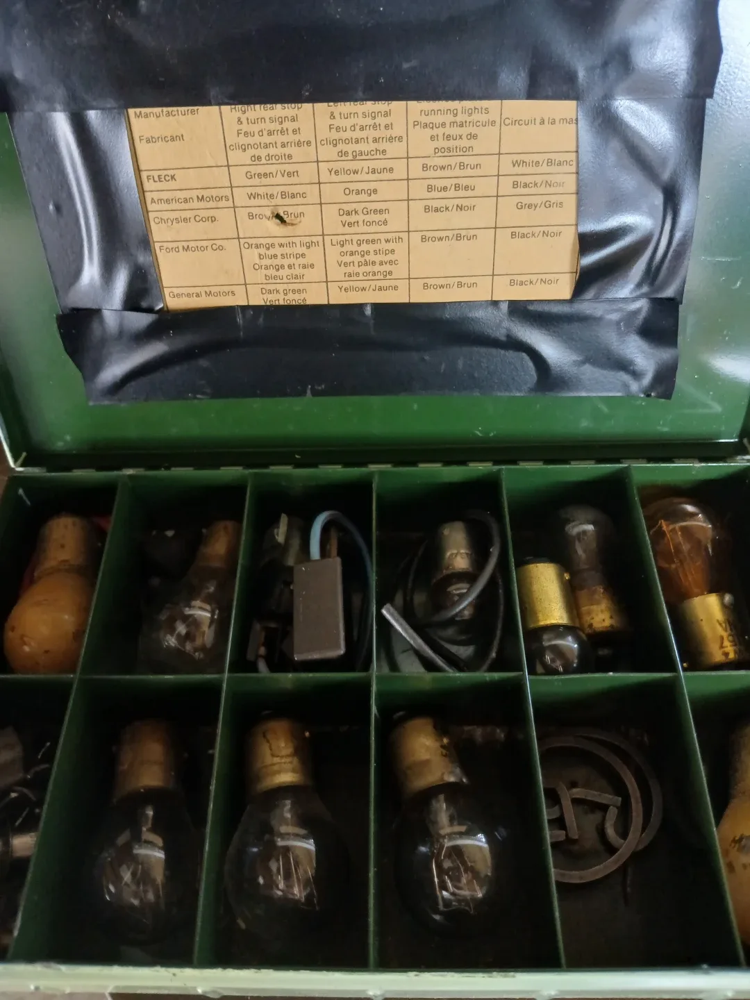 Vintage GE Automotive Bulbs Display Case image indicator(4)