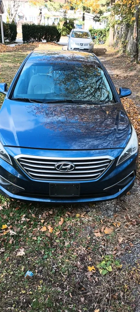 Hyundai Sonata - Blue Sedan