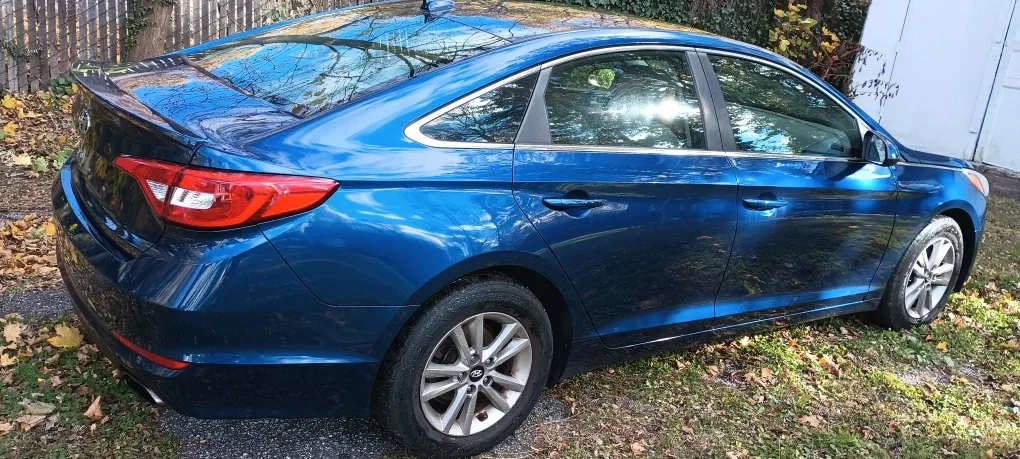 Hyundai Sonata - Blue Sedan image indicator(4)