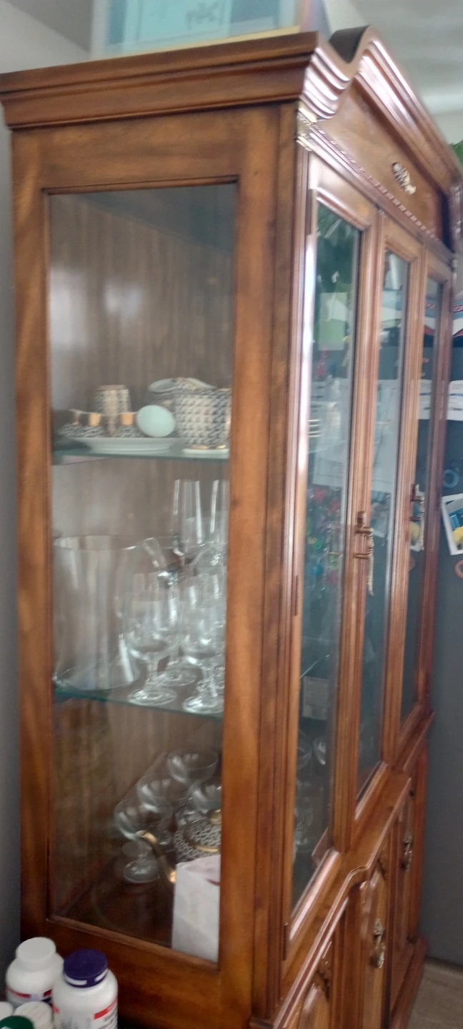 Wooden China Cabinet - photo 3