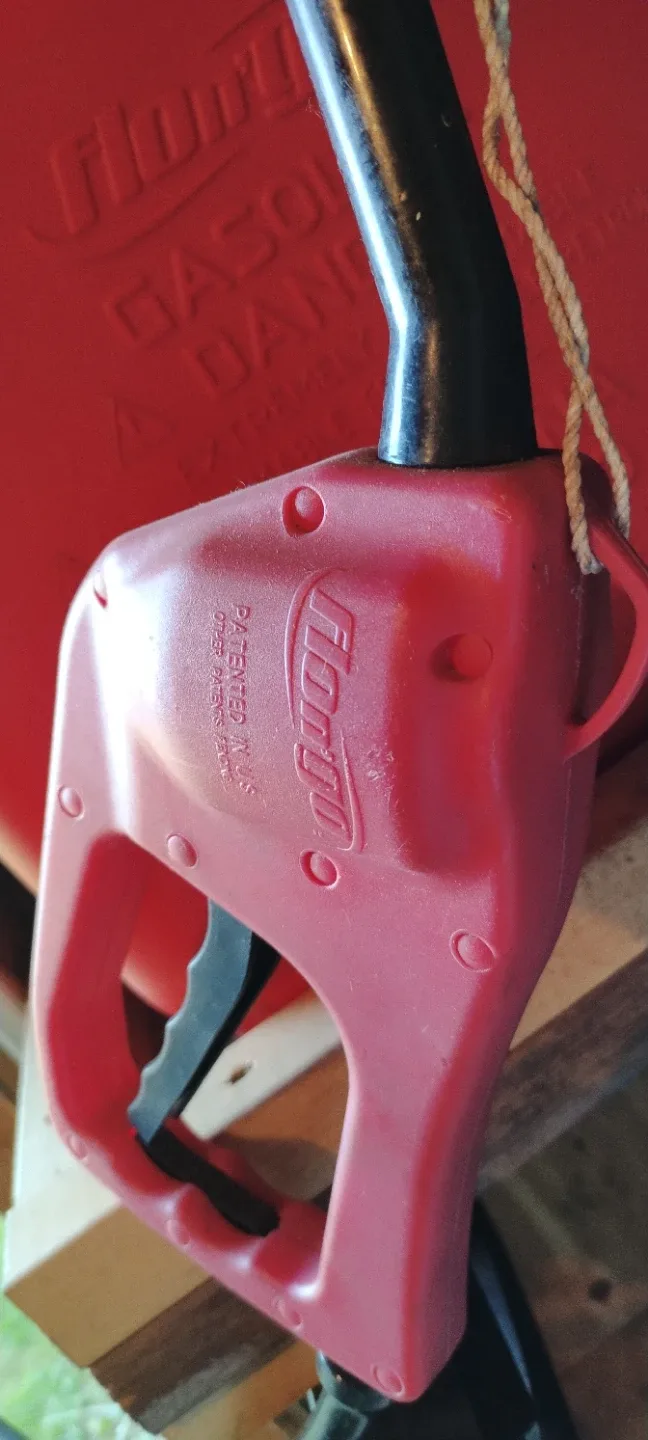 FloTool 6 Gallon Gasoline Can image indicator(4)