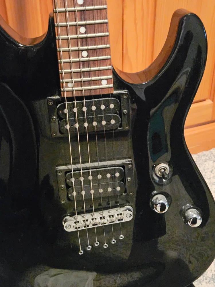 SCHECTER Omen 6 VOX Guitar & Valvetronix Amp & Stand image indicator(9)