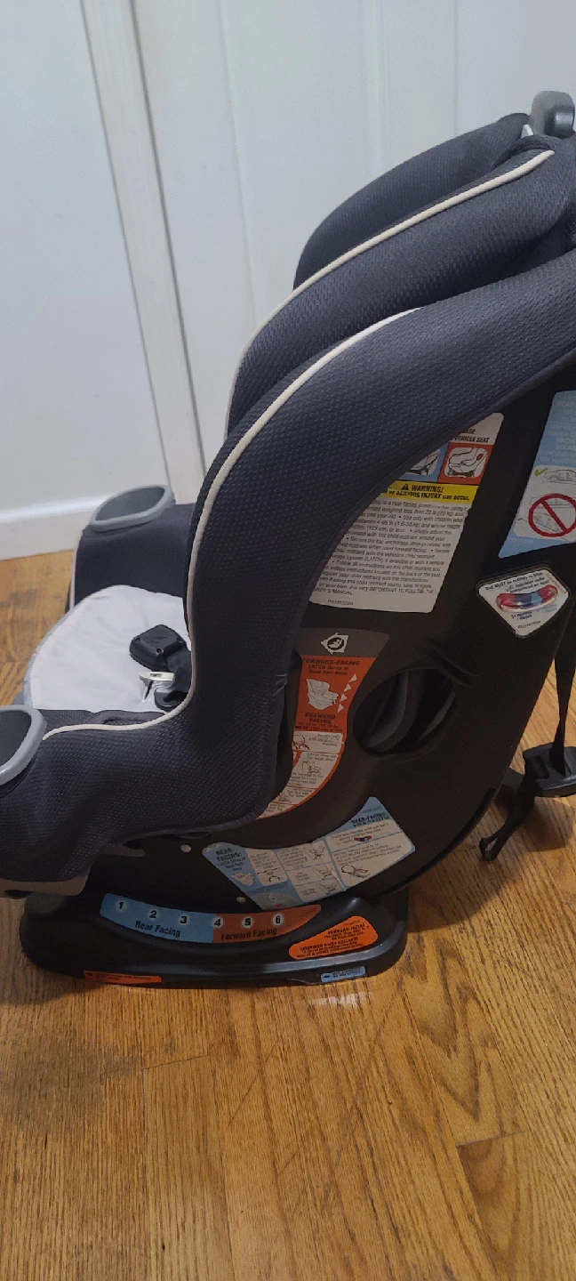 Graco Extend2Fit Convertible Car Seat - photo 2