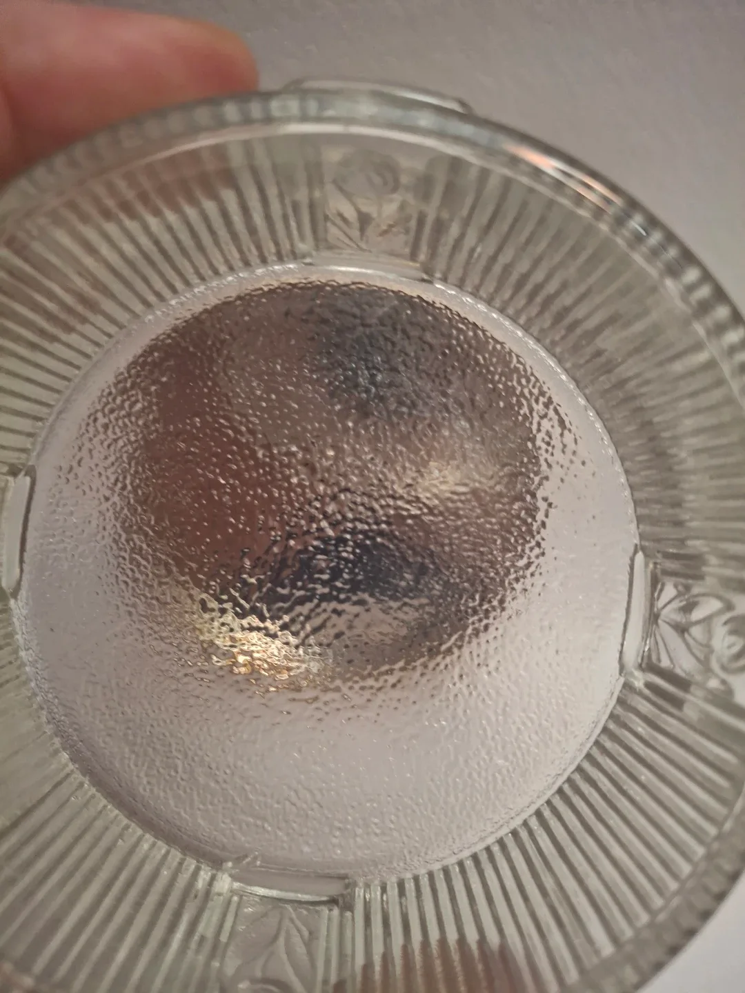 Vintage Round Glass Trinket Box image indicator(7)