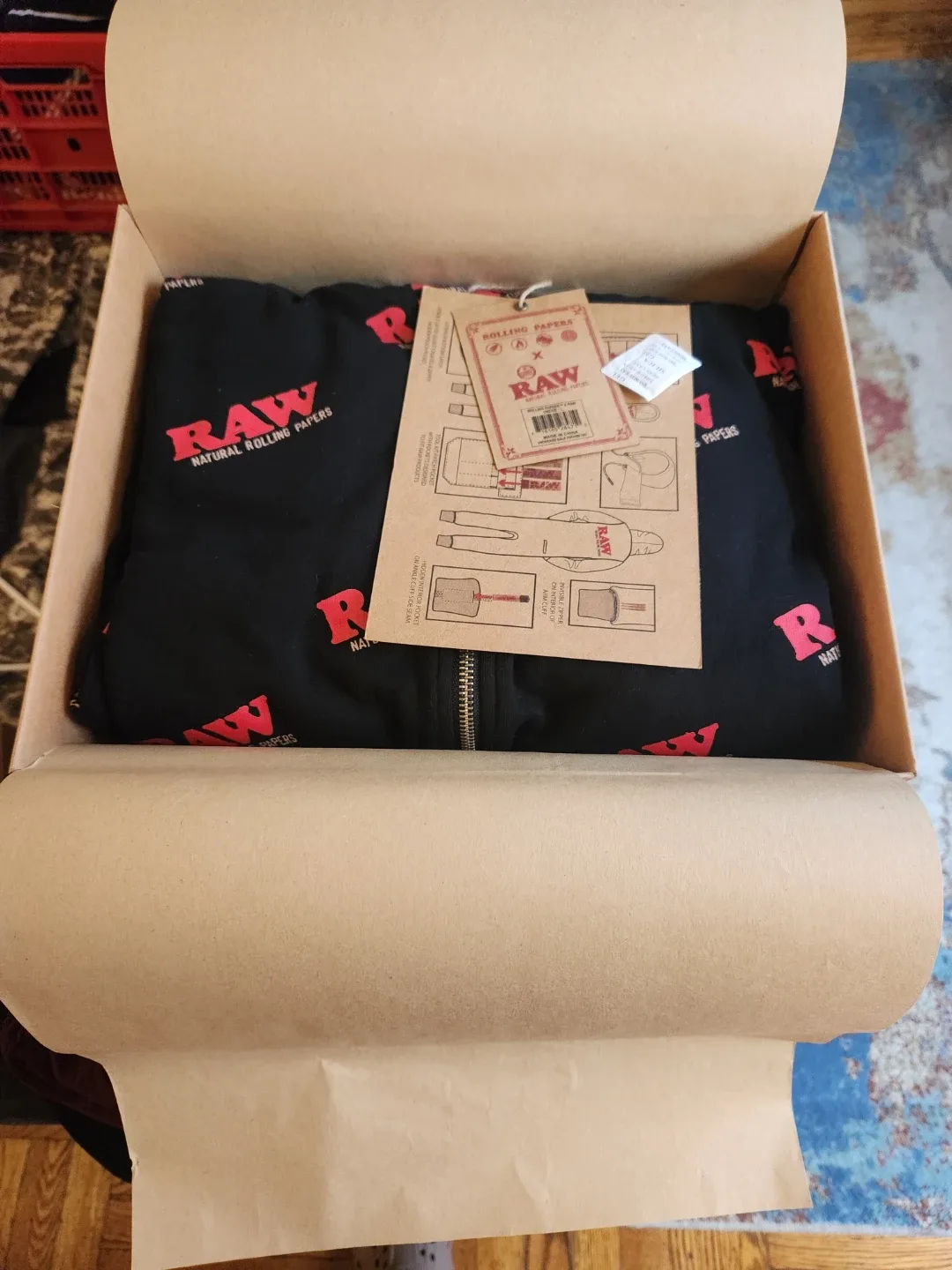 RAW Rolling Papers Onesie - Size M - New in Box! image indicator(3)