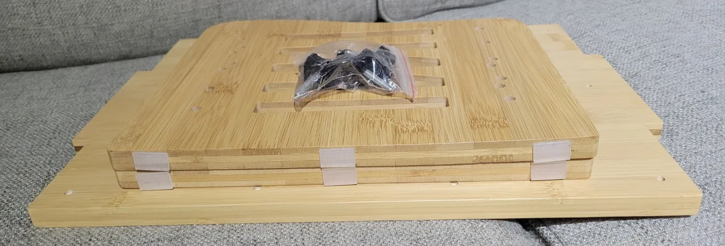 Adjustable Bamboo Foot Rest Stool image indicator(3)