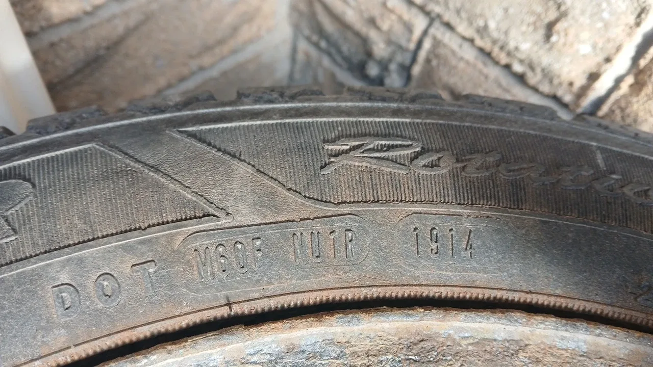 Set of Rotalla M+S 205/55R16 Tires image indicator(2)