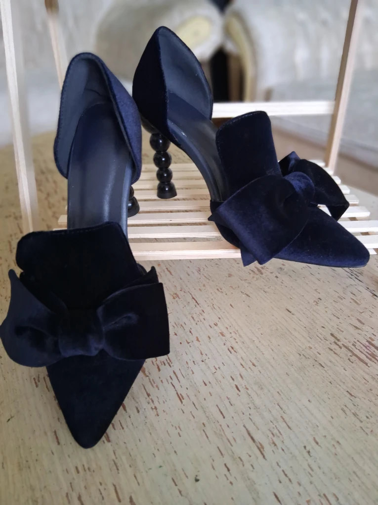 Navy Velvet Heels - Size 260 (US 9)