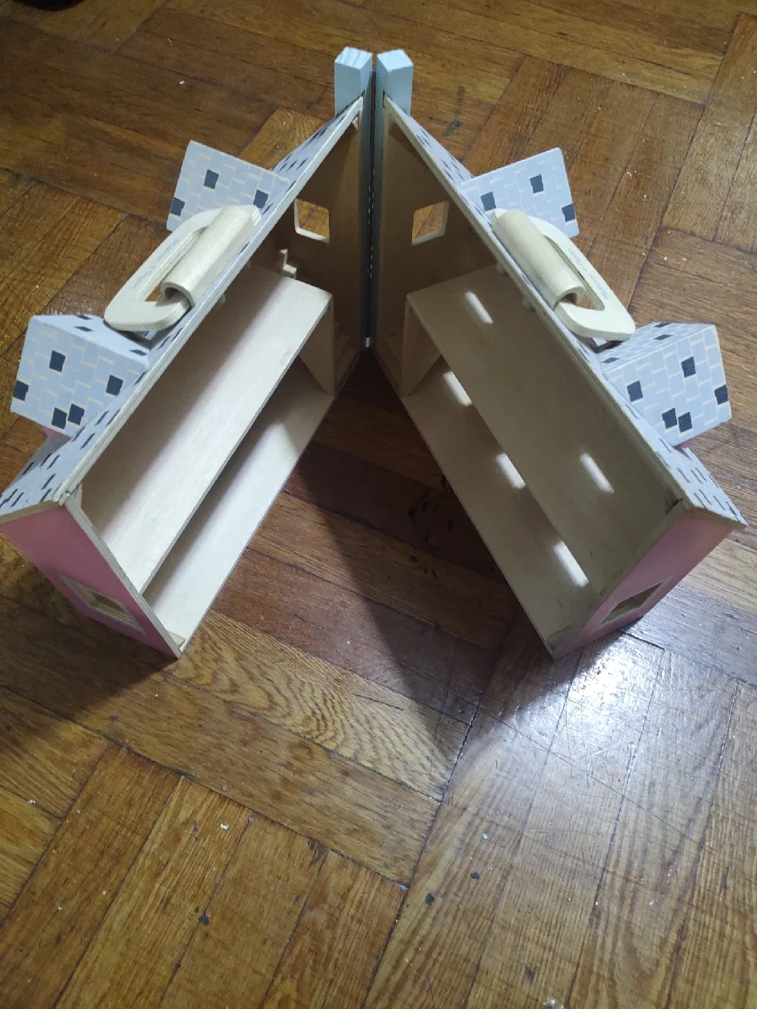 Melissa & Doug Fold & Go Wooden Dollhouse image indicator(2)