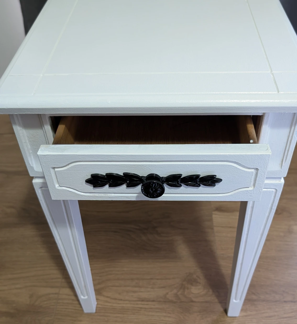 White Painted Wooden Side Table - photo 2