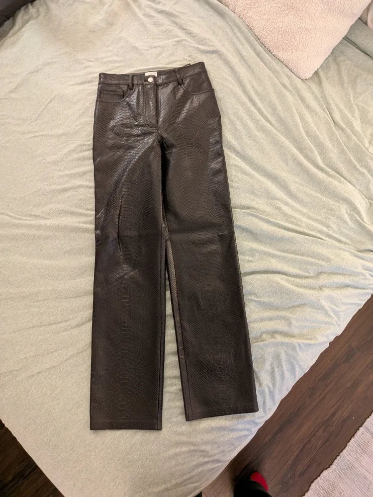 Aritzia Wilfred Melina Vegan Python pants