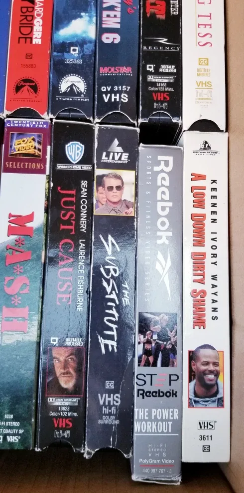 ☆☆☆GE VHS VCR Player (Model VG2000) PLUS SEVERAL VHS MOVIES!!☆☆☆ image indicator(9)