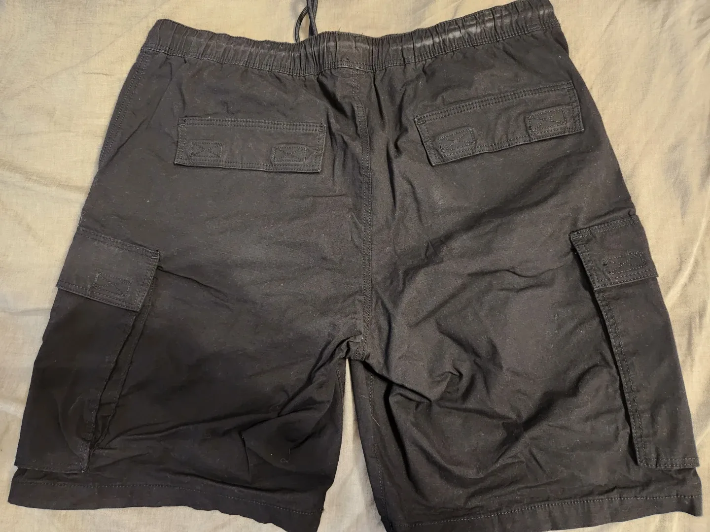 H&M Black Cargo Shorts image indicator(2)