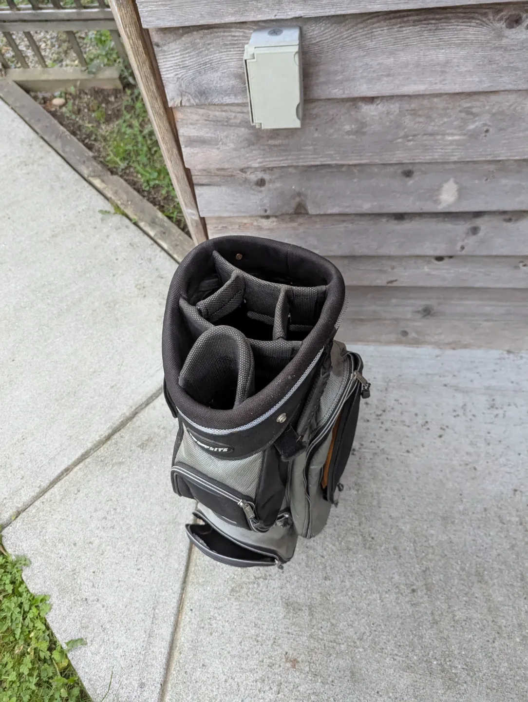 Top Flite Golf Bag - Great Condition image indicator(2)