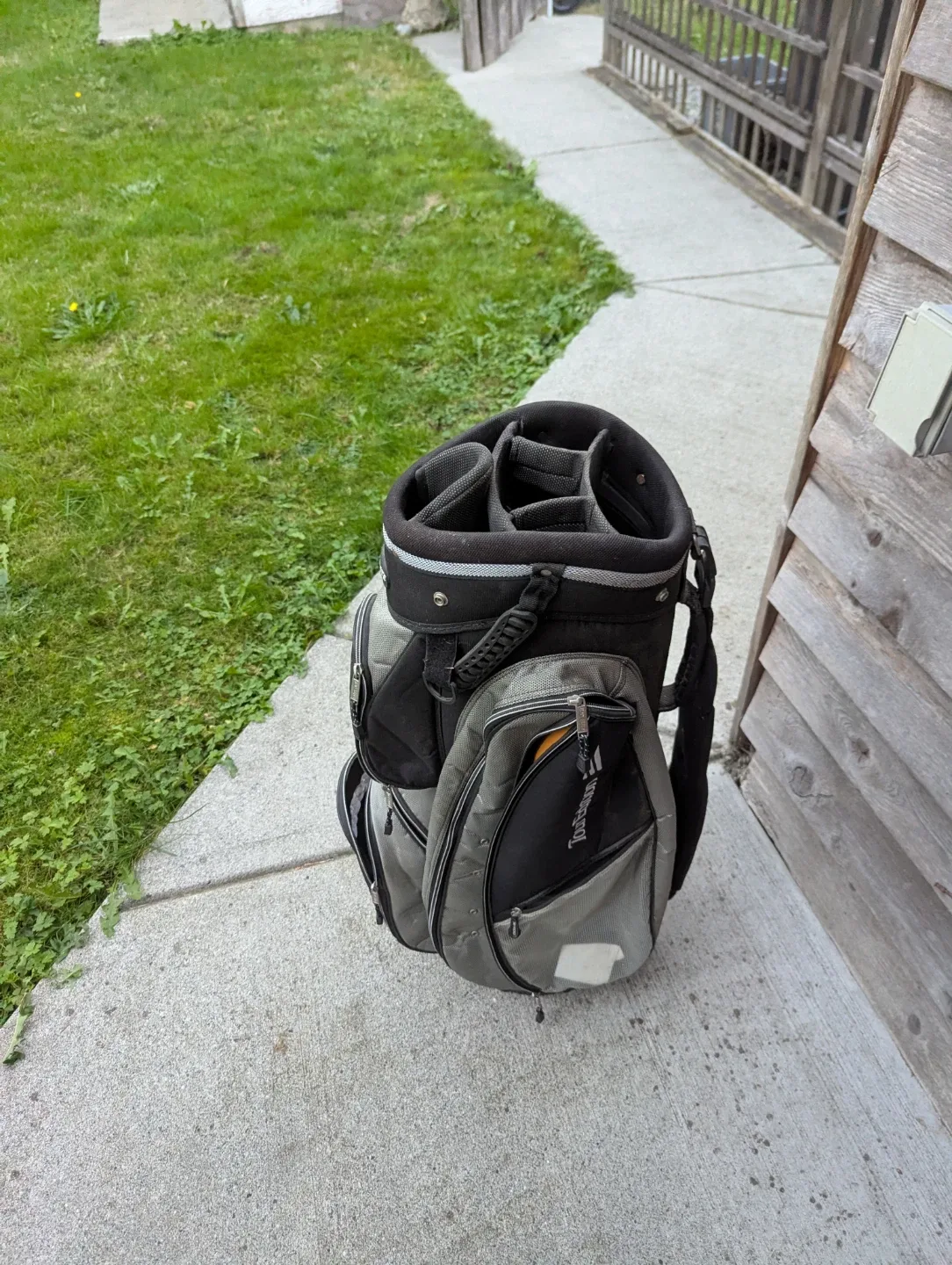 Top Flite Golf Bag - Great Condition image indicator(3)