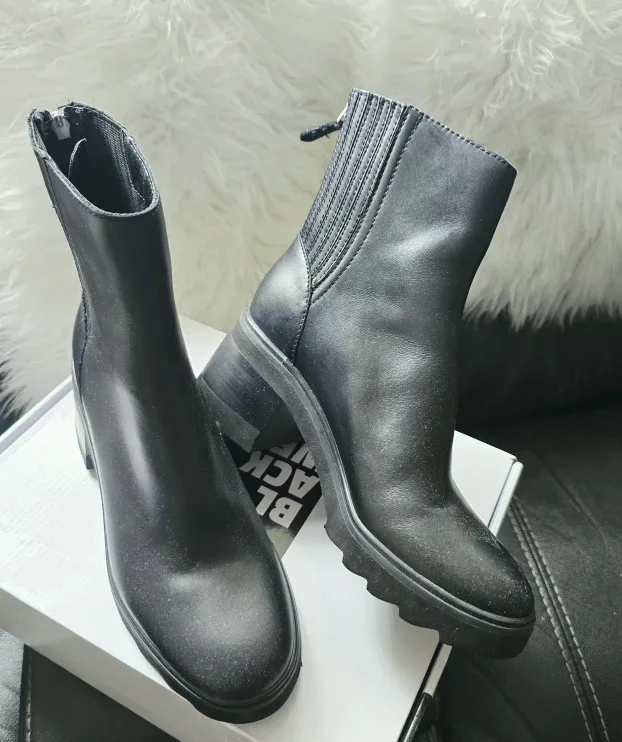 Brand new Dolce Vita Women leather boots for sale $69 image indicator(5)