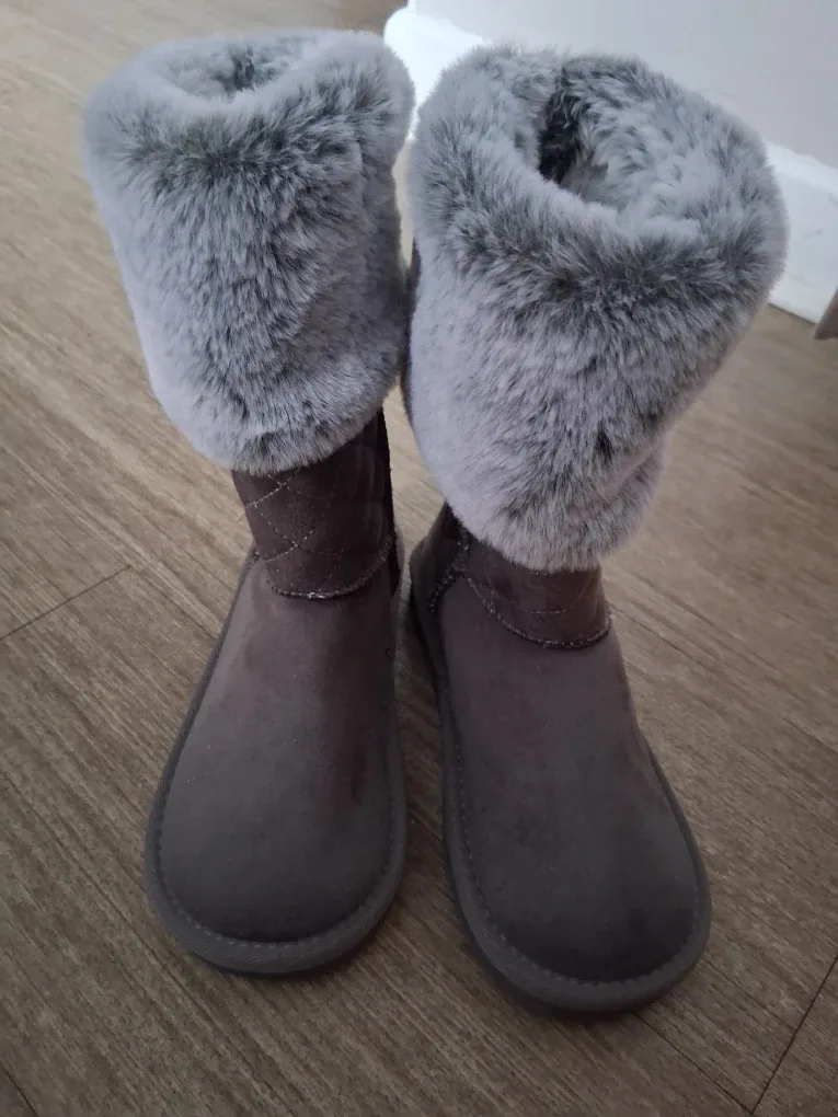 Brand NEW Winter Boots - Size 13