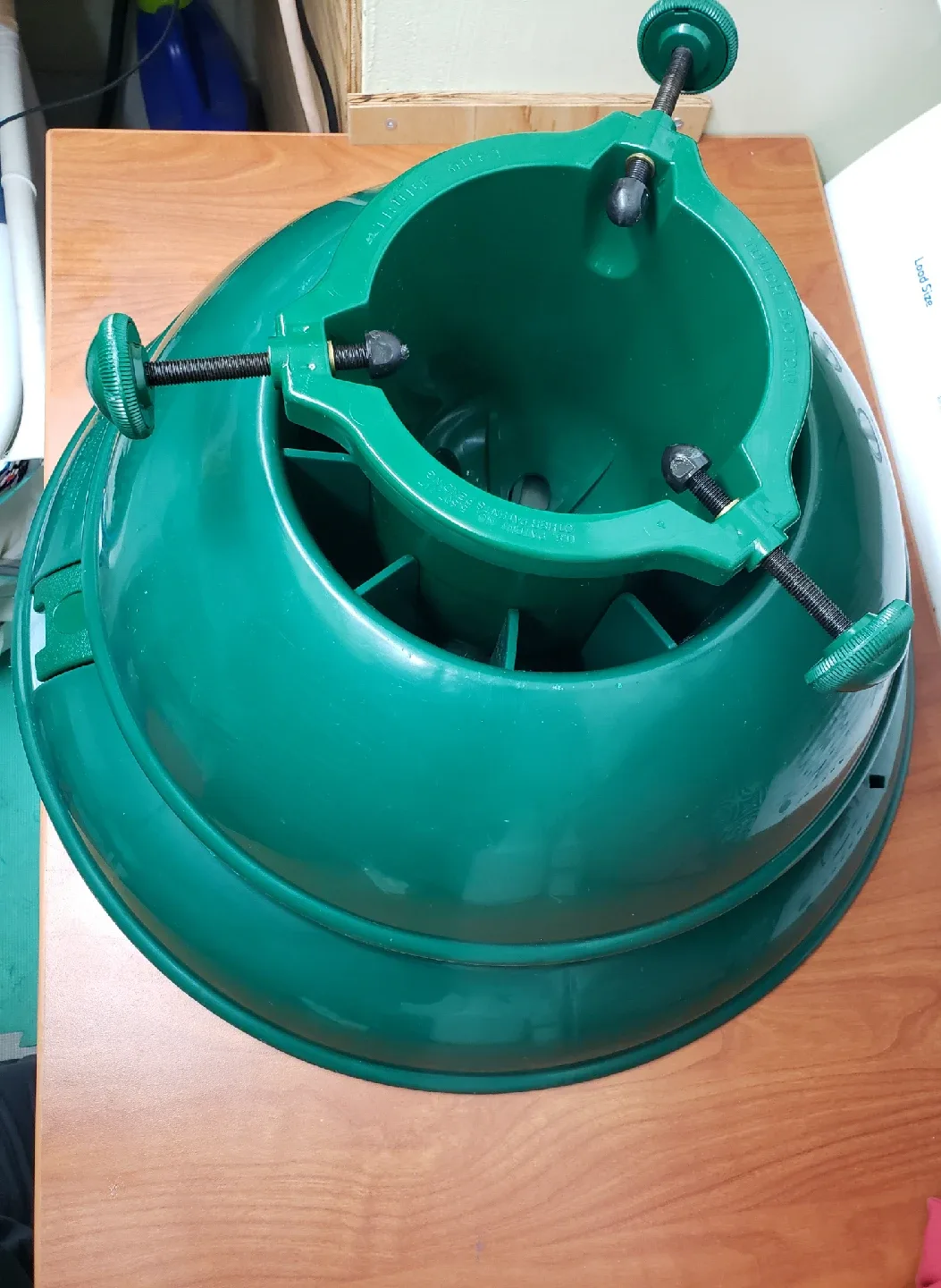 Swivel Straight Christmas Tree Stand image indicator(4)