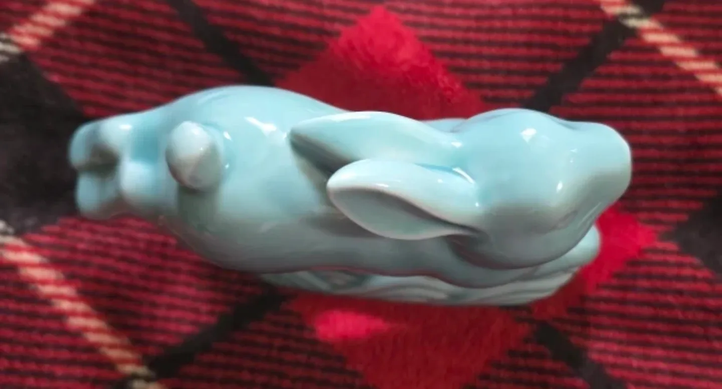 JAPAN Blue Ceramic Celadon Lucky  Rabbit Figurine New image indicator(4)