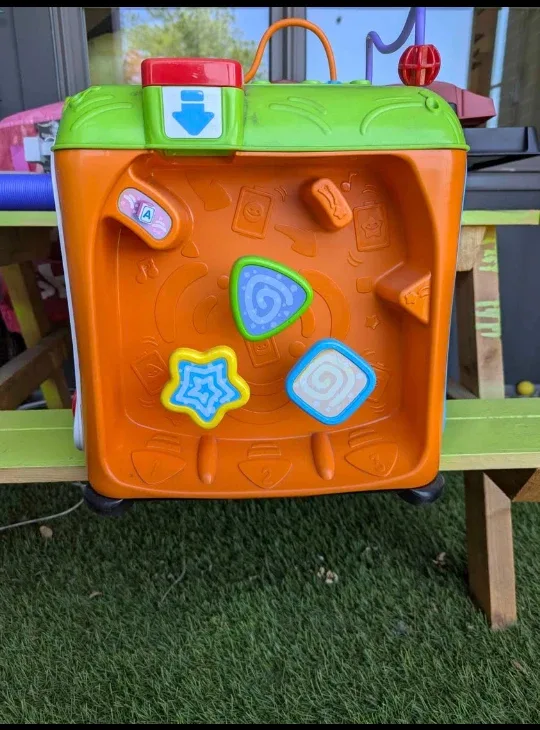 VTech Wiggle & Crawl Alphabet Activity Cube