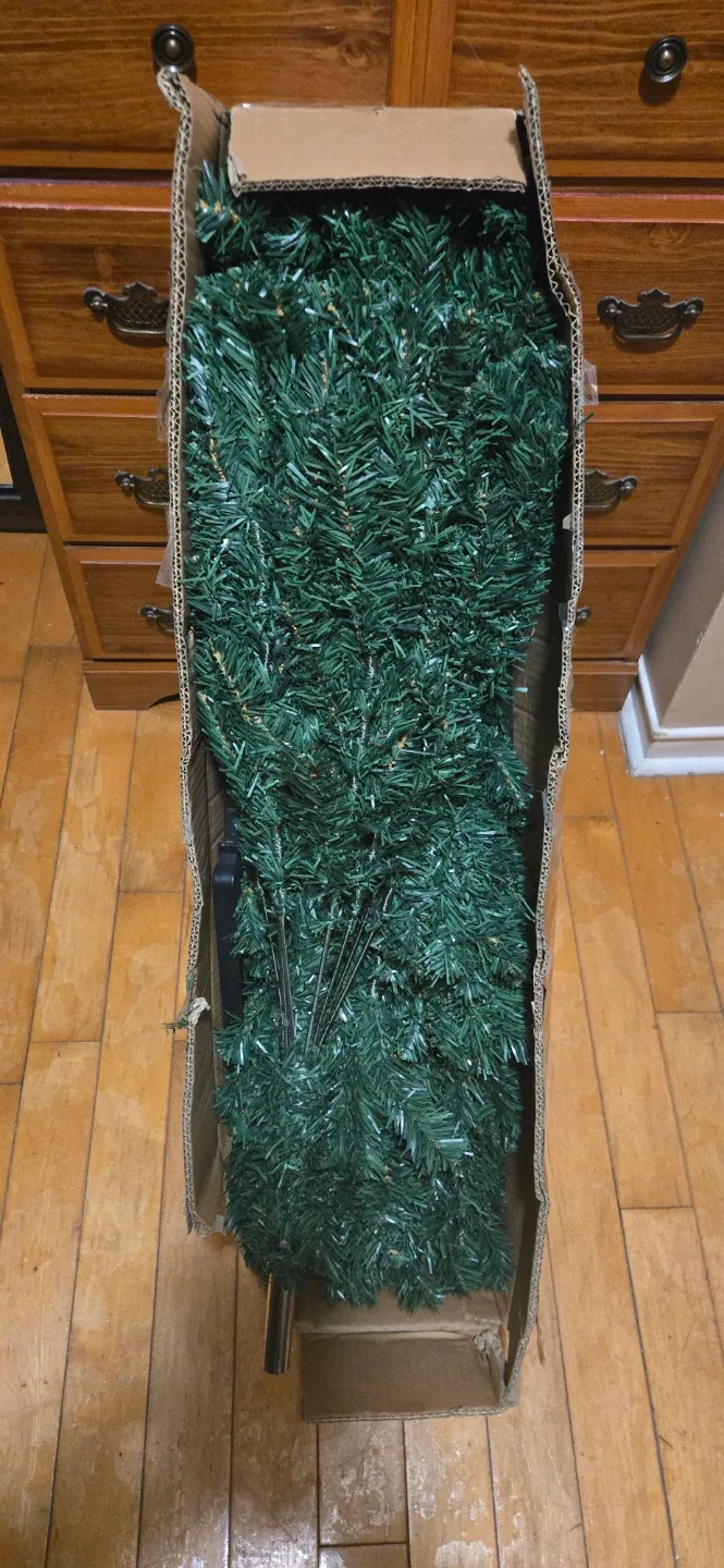 6.5 Ft Christmas Tree For Sale.