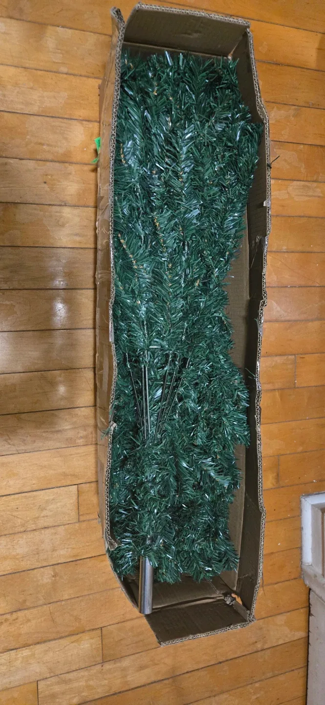 6.5 Ft Christmas Tree For Sale. image indicator(3)