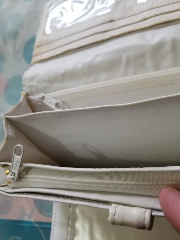 Two Wallets image indicator(4)