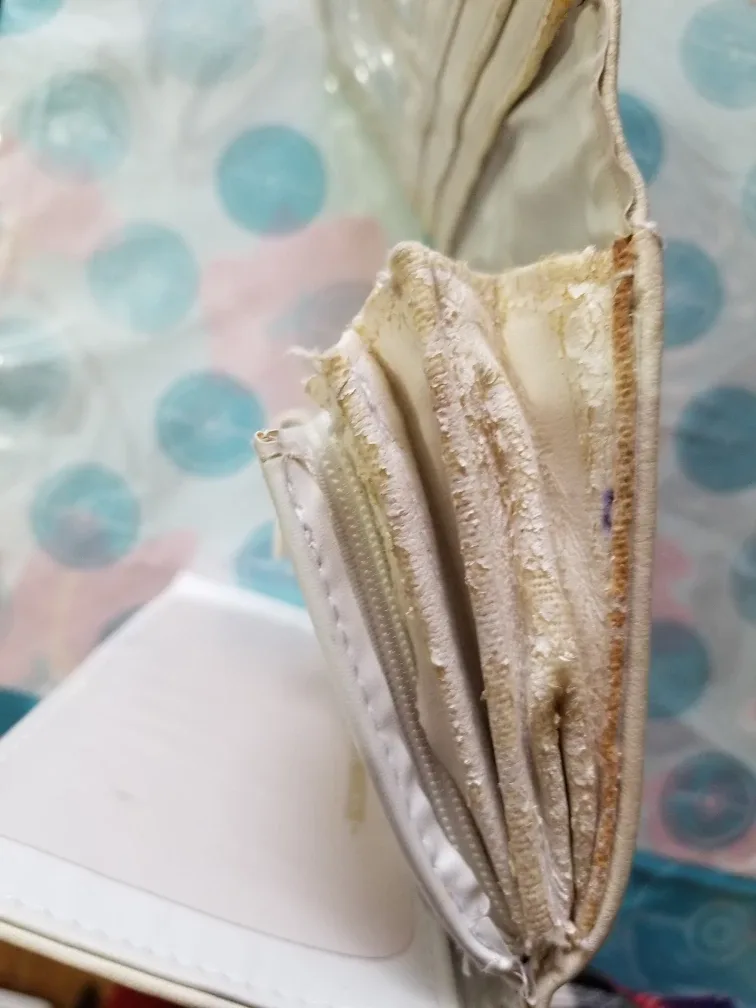 Two Wallets image indicator(5)