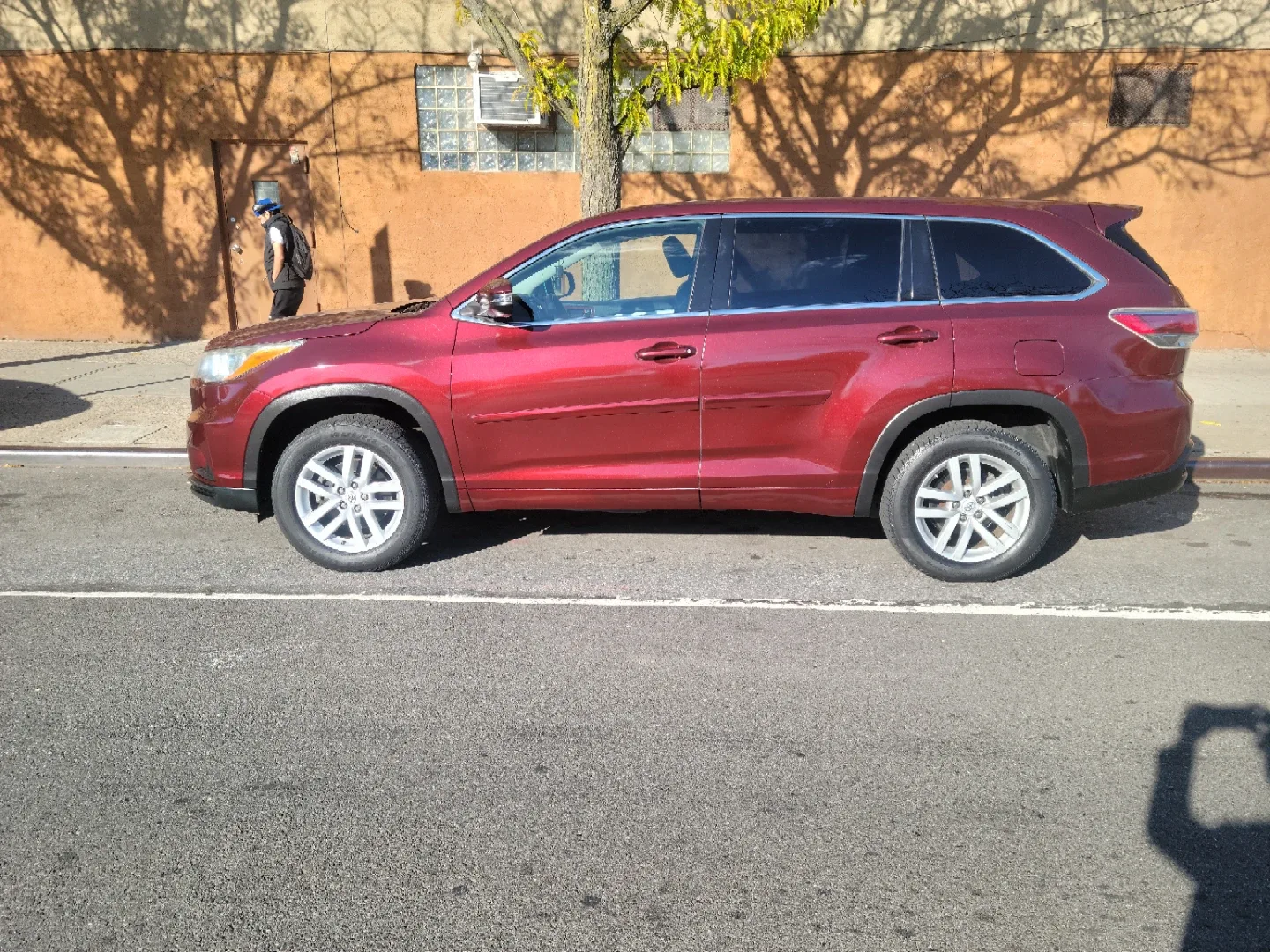 Toyota Highlander SUV - Burgundy image indicator(4)