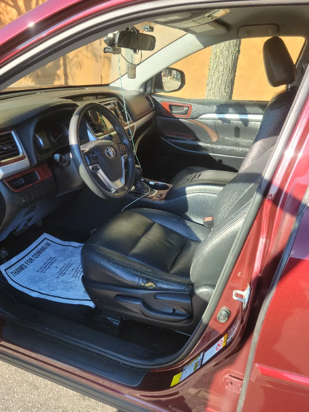 Toyota Highlander SUV - Burgundy image indicator(5)