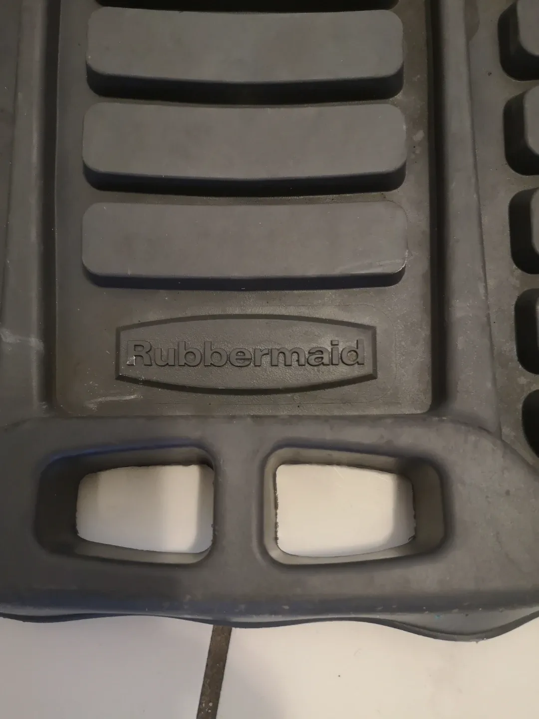 Rubbermaid Car Floor Mats - Black image indicator(2)