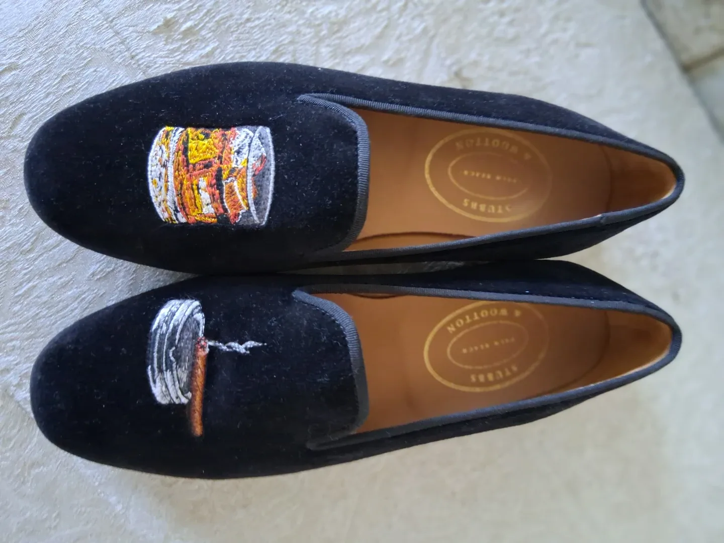 Stubbs & Wootton Velvet Slippers Size 10 image indicator(2)