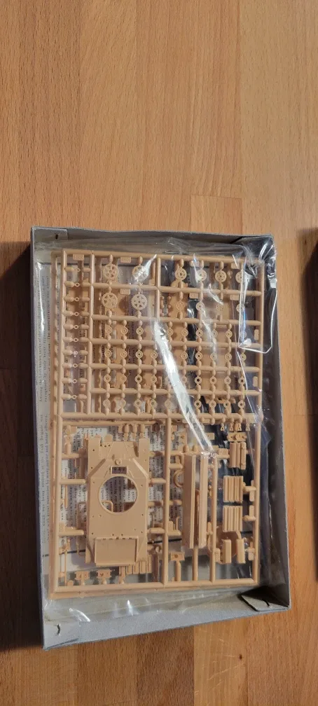 Fujimi 1/76 British Infantry Tank Matilda Model Kit image indicator(2)