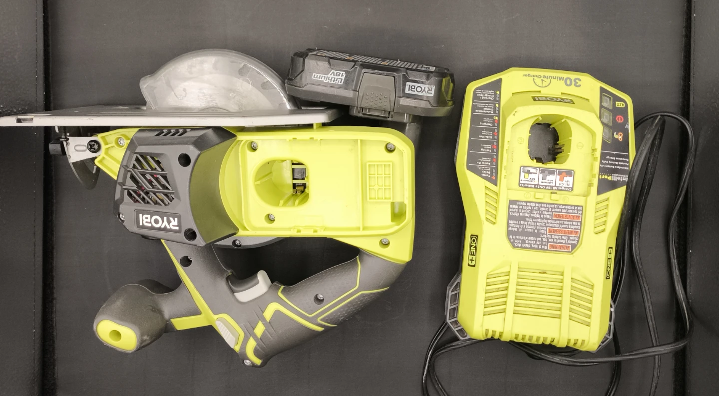 Ryobi ONE+ Cordless Circular Saw with Battery & Charger - photo 4