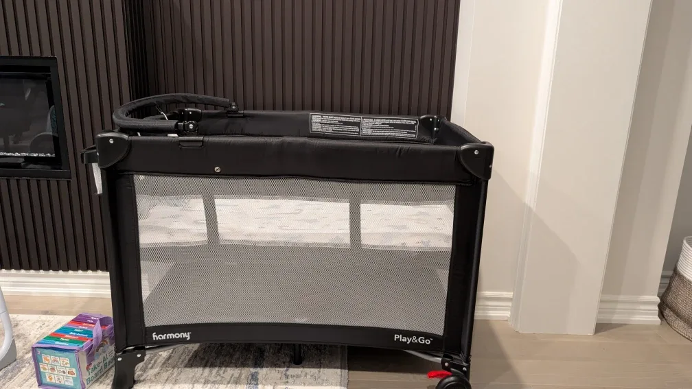 Harmony Play&Go Playard - Like New!