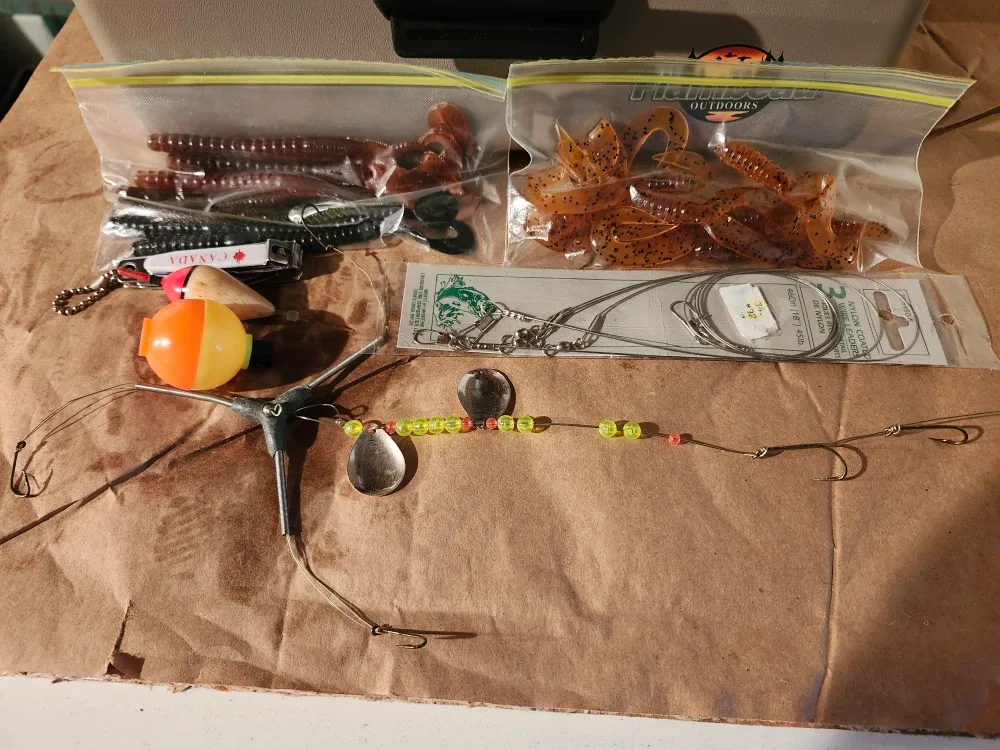 Flambeau tackle box with lures image indicator(3)