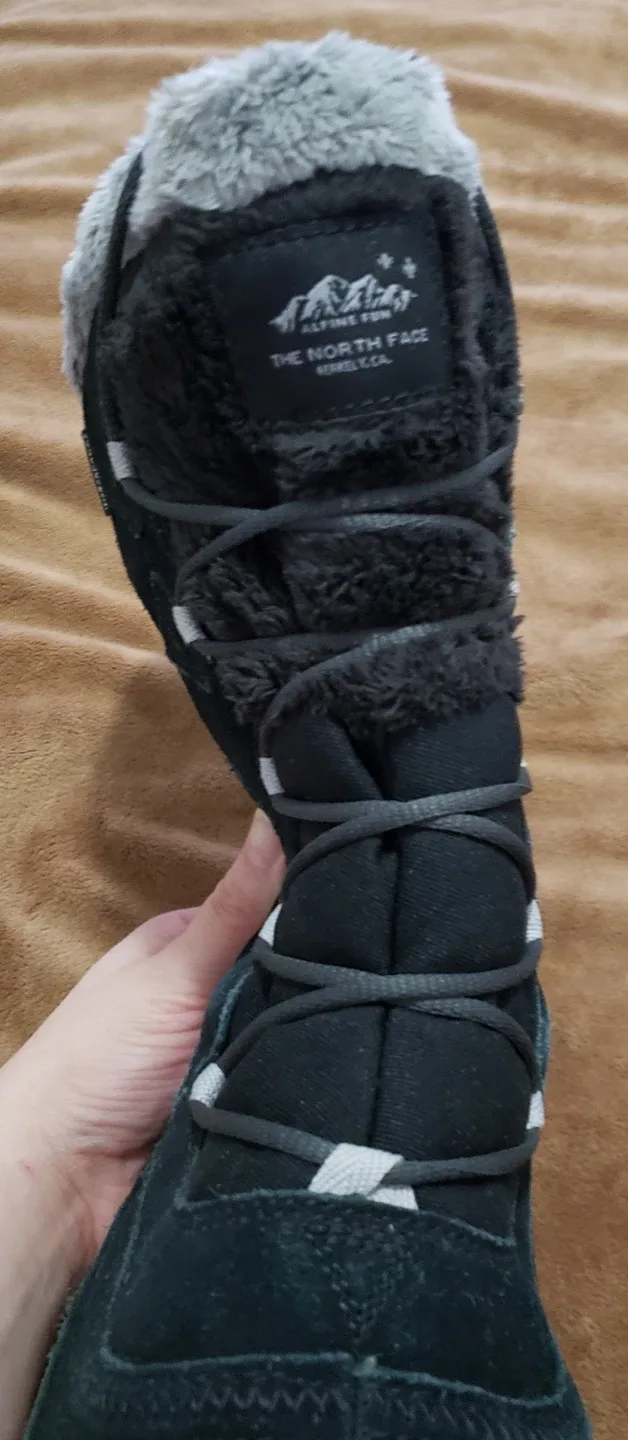 The North Face Winter Boots size 7 image indicator(3)