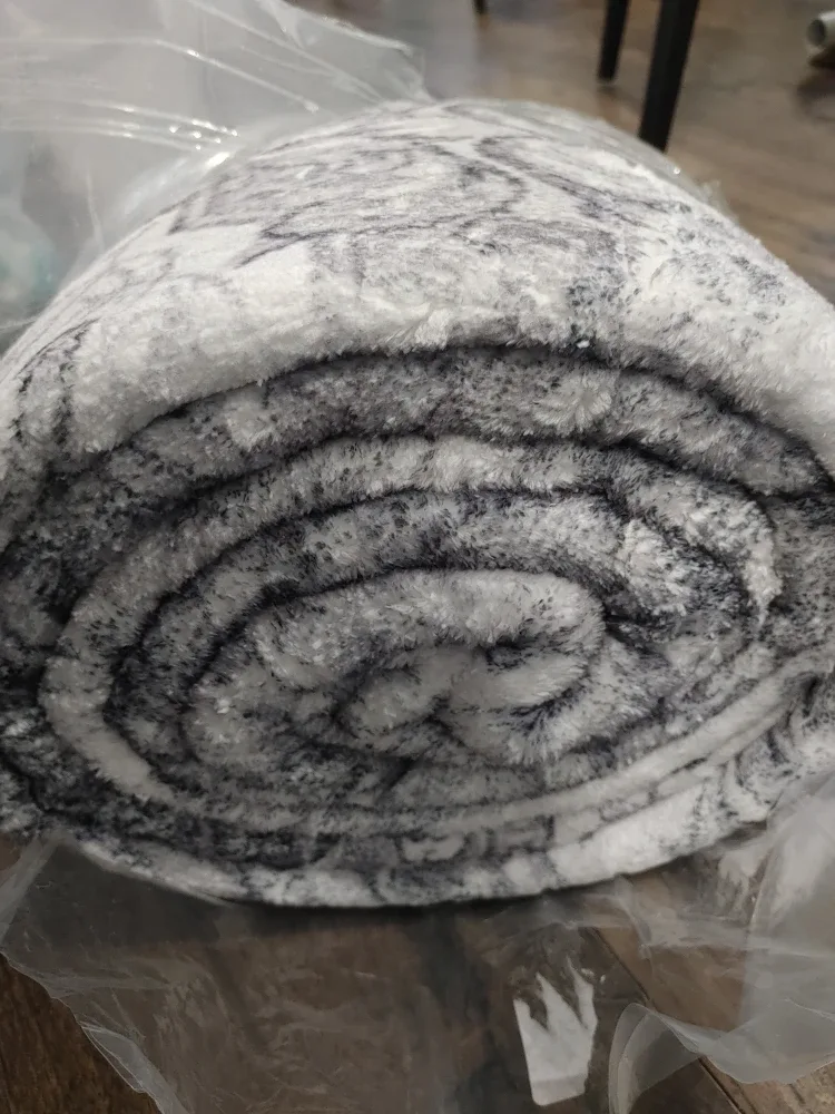 🧡BRAND NEW BLACK GRAY & WHITE ANTI-SKID RUG 5.3 FEET X 6.5 FEET image indicator(2)