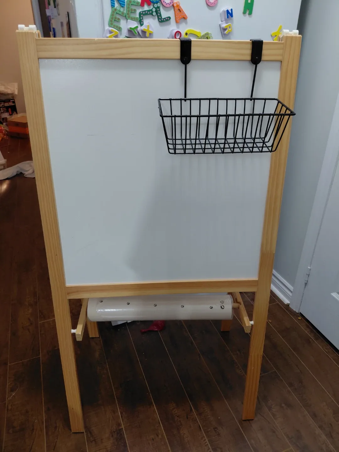 Kids Easel - Wood Frame image indicator(3)