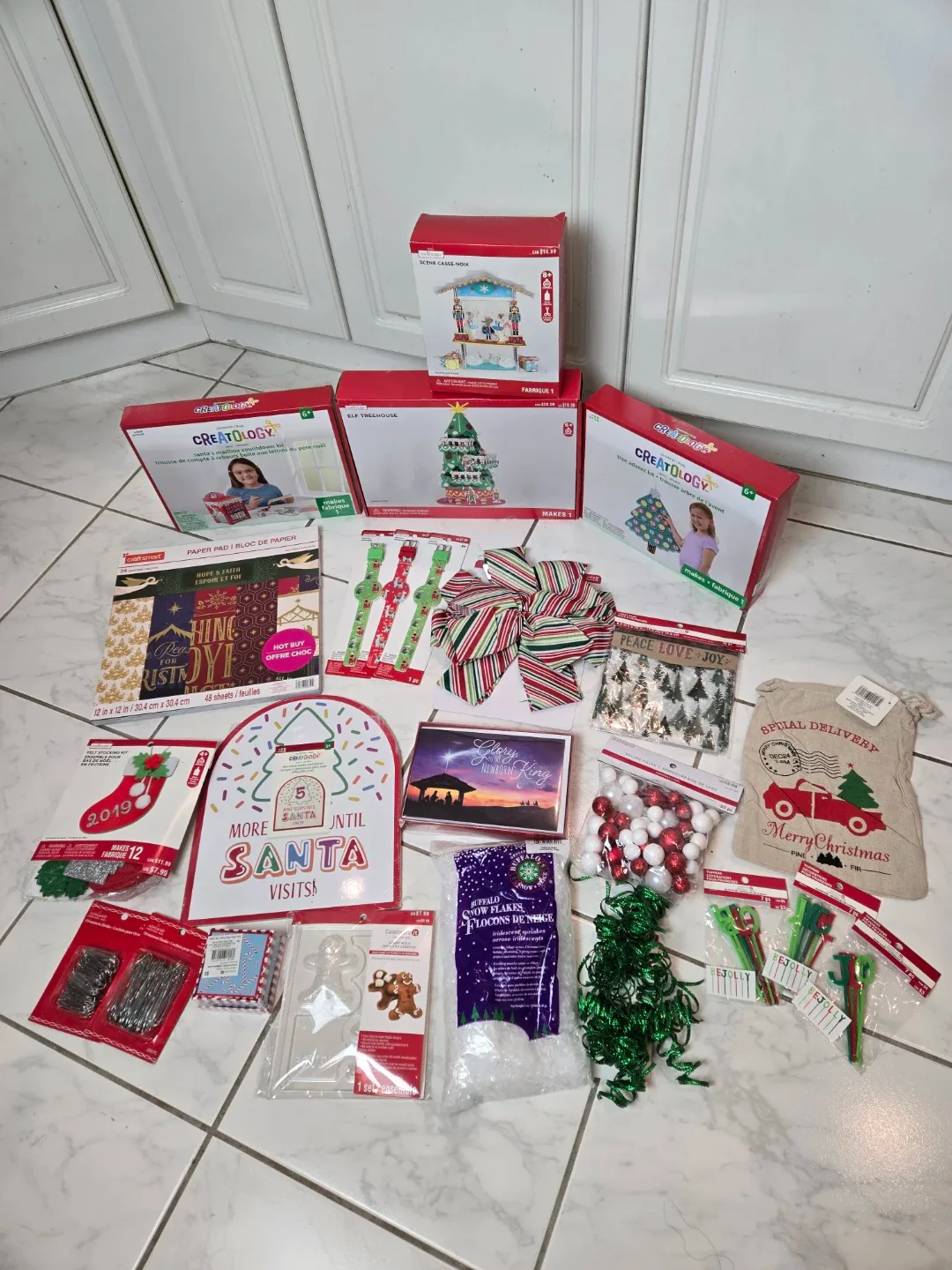 Christmas decor and craft lot image indicator(9)