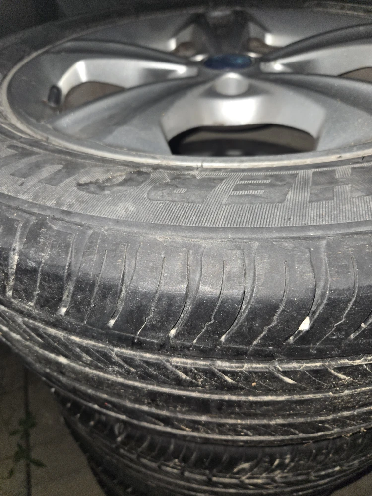Set of Ford 235/55R17 Tires - photo 4