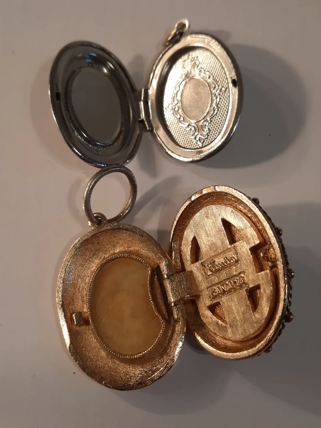 Vintage Cameo Pendants & Chain Lot image indicator(4)