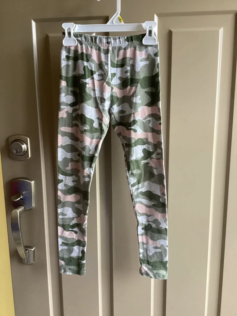 Girls sz 7/8 leggings, $4 each