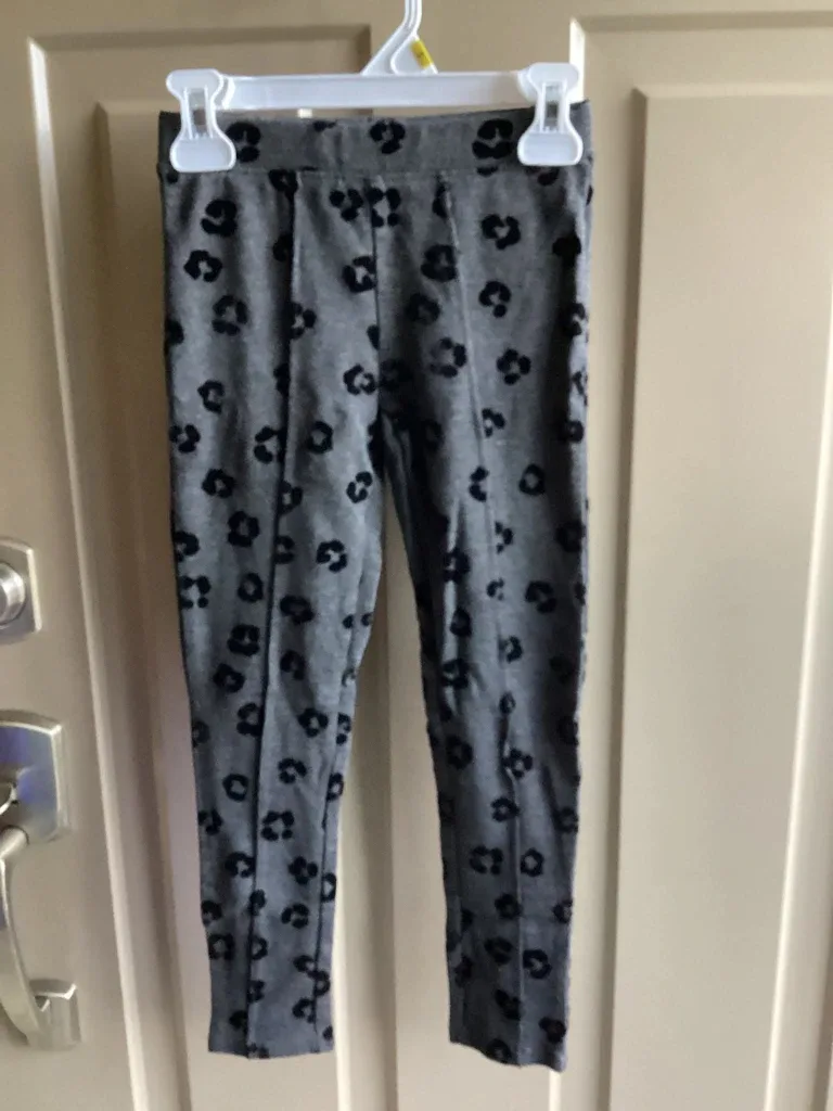 Girls sz 7/8 leggings, $4 each image indicator(4)