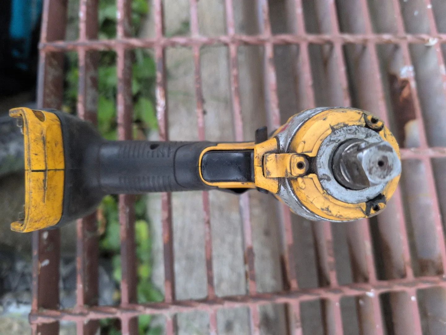 DeWalt Impact Wrench - Used Condition image indicator(2)