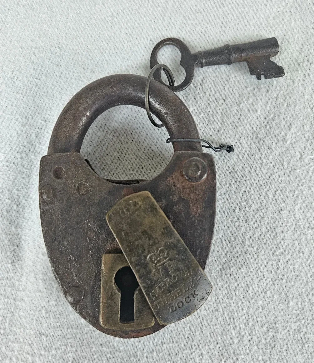 Antique Colonial Iron Gate Heavy Padlock with Skeleton Keys image indicator(2)