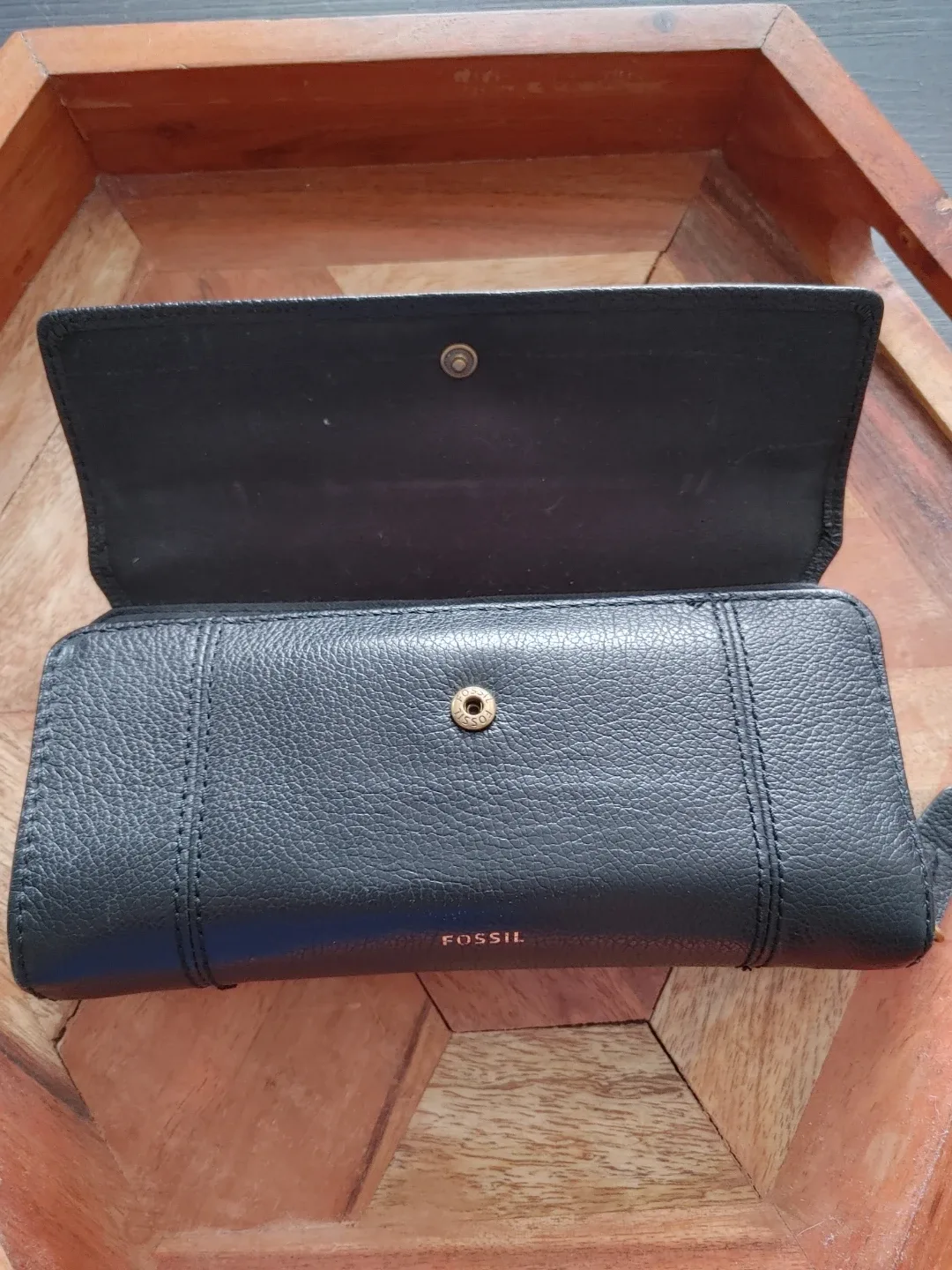 Fossil Wallet image indicator(2)