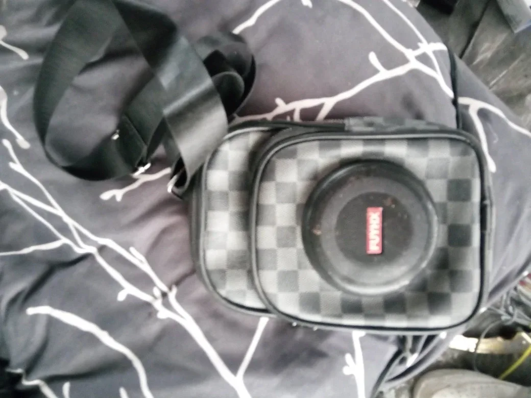 Speaker sidebag